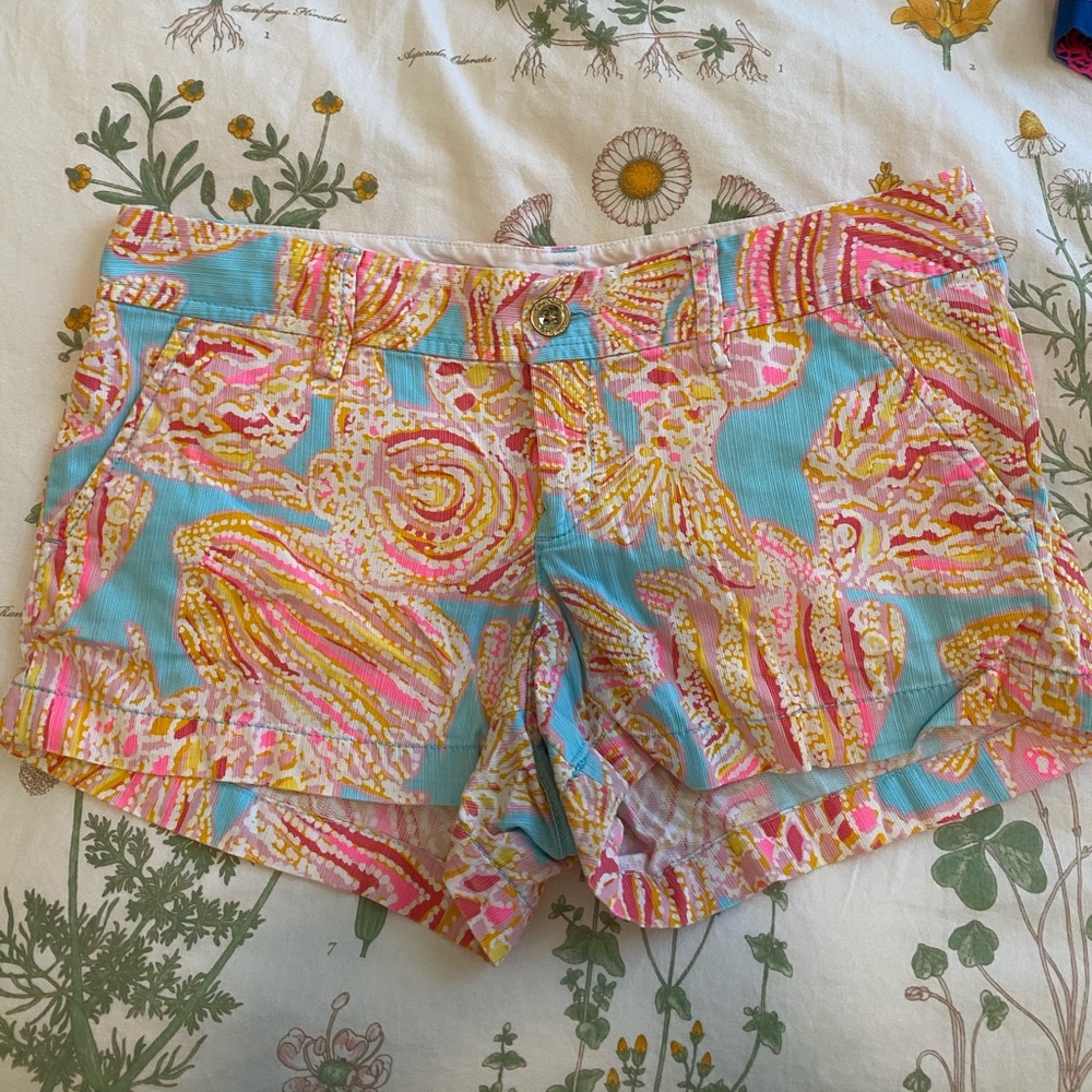 Lily Pulitzer Walsh short size 6